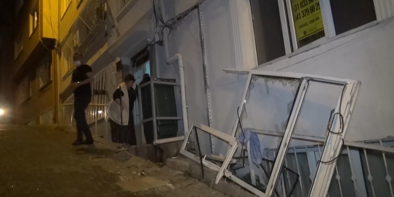 Çakmak Gazı Bomba Gibi Patladı, Pencereyi Yerinden Söktü