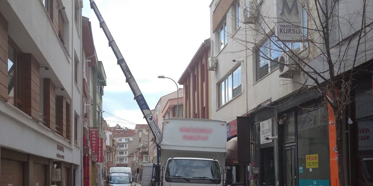 Kısıtlamalar Ev Taşıyacaklara Fırsat Oldu