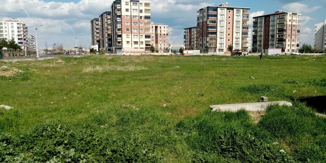 Vatandaş Şikayet Etti, Bağlar Belediyesi Temizledi