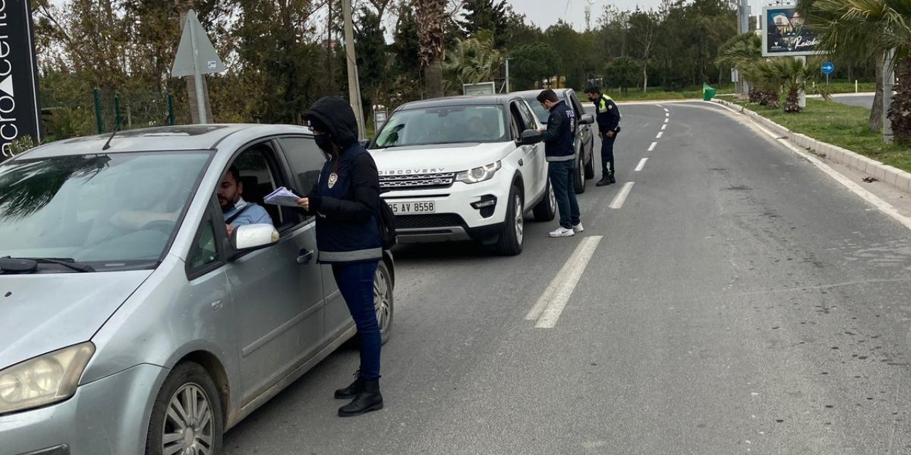 Çeşme’de Polisten Yoğun Korona Denetimi