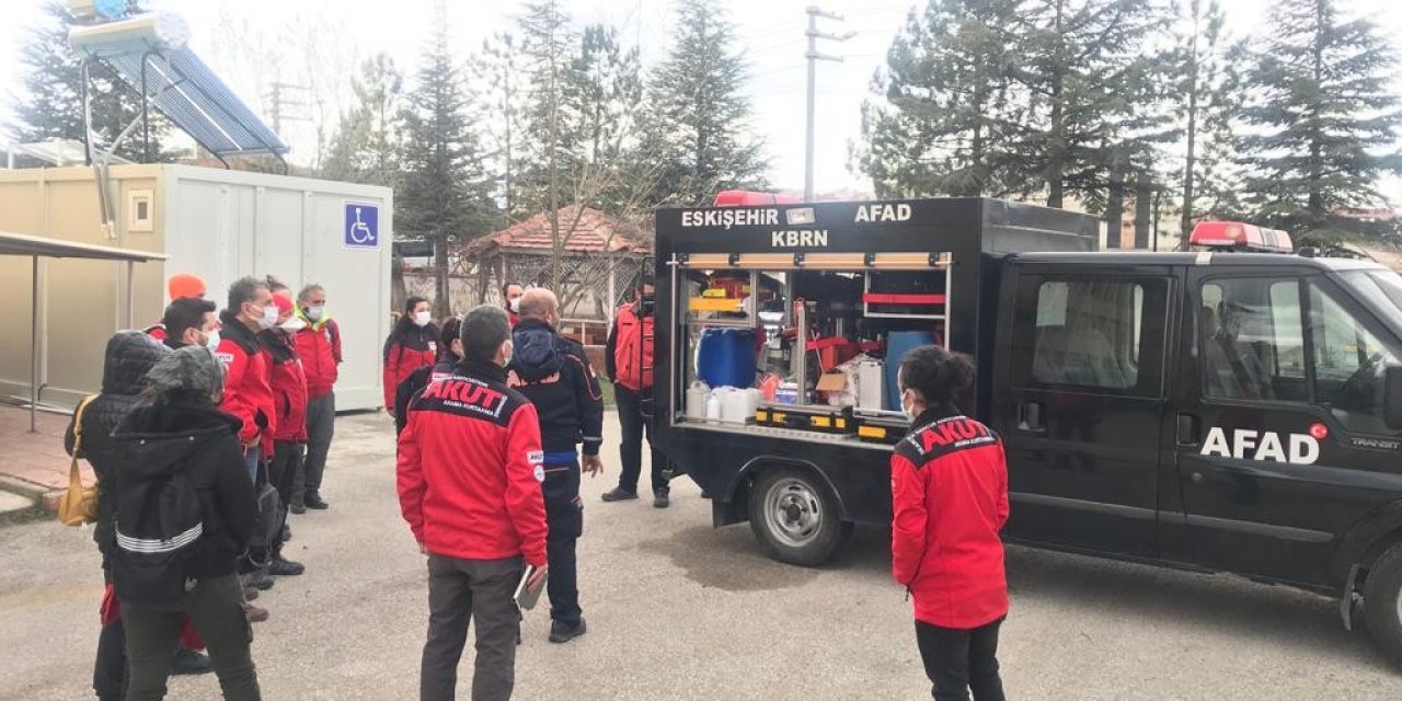 Afad, Akut Eskişehir Gönüllülerine Kbrn Eğitimi Verdi