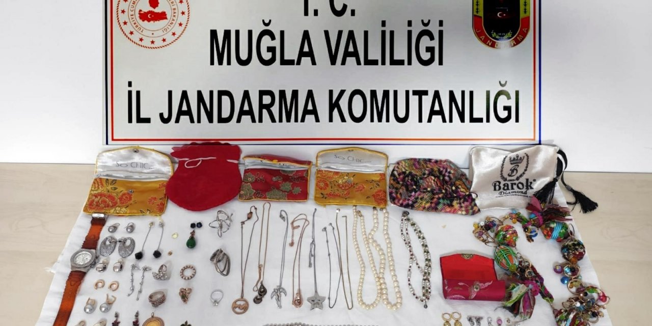 Temizlik İçin Geldiği Evi Soydu
