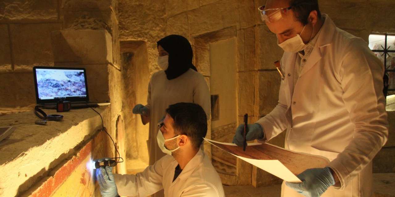Tarih Doktorları İş Başında