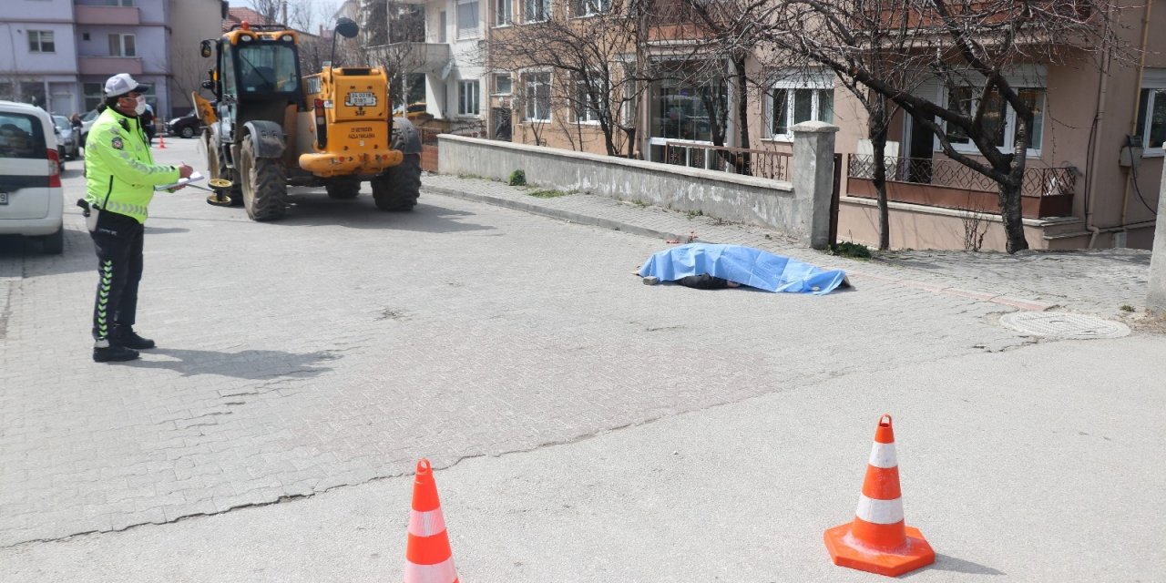 İ̇ş Makinesinin Yayaya Çarparak Öldürdüğü Kaza Güvenlik Kamerasında