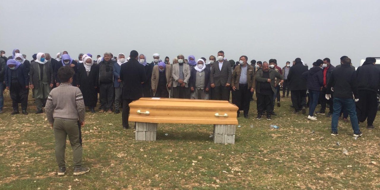 Şivan Perwer’in Korona Virüsten Ölen Kardeşi Defnedildi