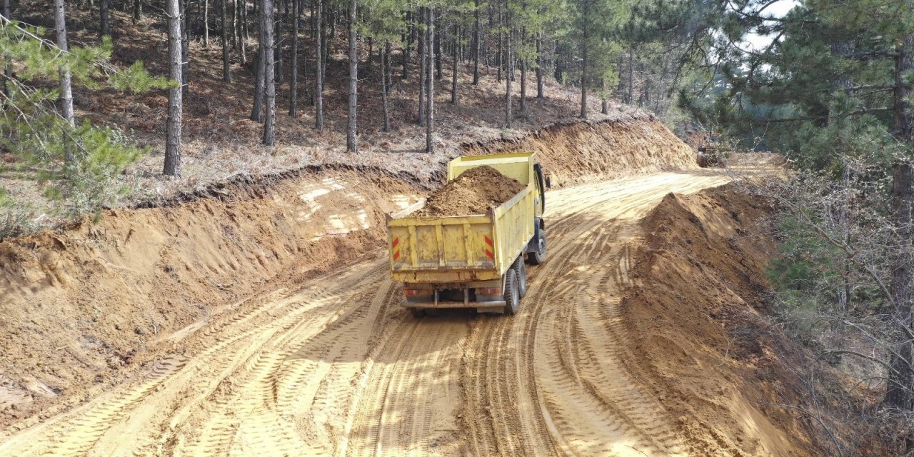 Aydın Büyükşehir Belediyesi Yol Yapım Çalışmalarına Devam Ediyor