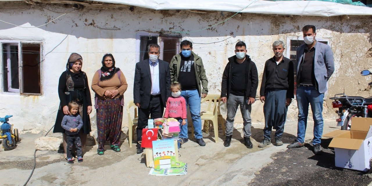 ‘benim Oyun Sandığım’ Kahta’daki Öğrencilere Ulaştı