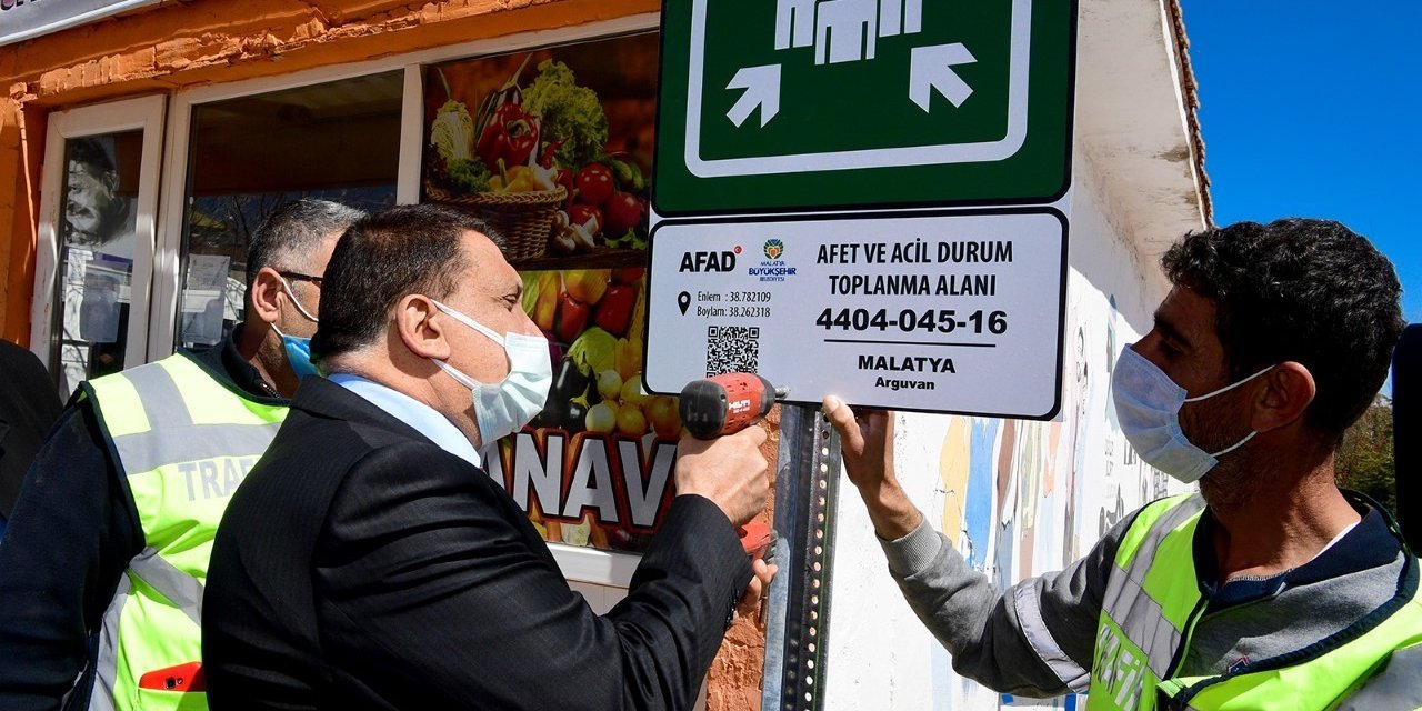 Doğal Afet Ve Acil Durumlar İçin Toplanma Alanları İşaretleniyor