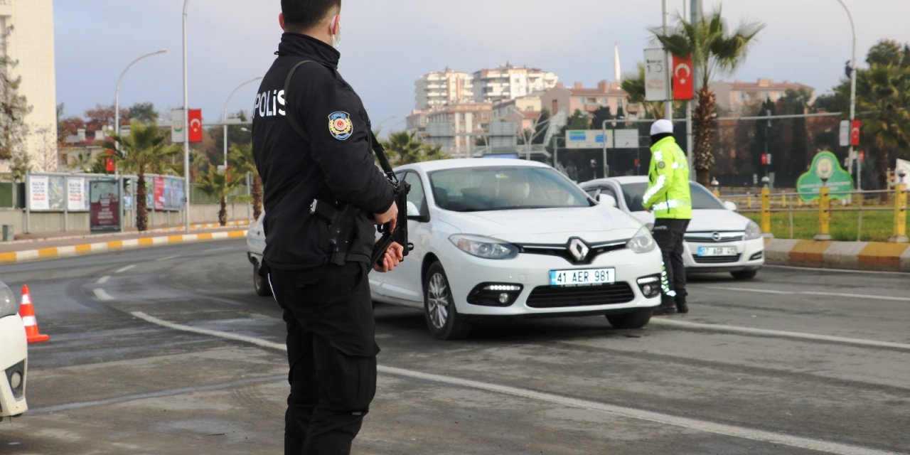 Şanlıurfa’da Araç Başında Telefon Kullanan Yandı