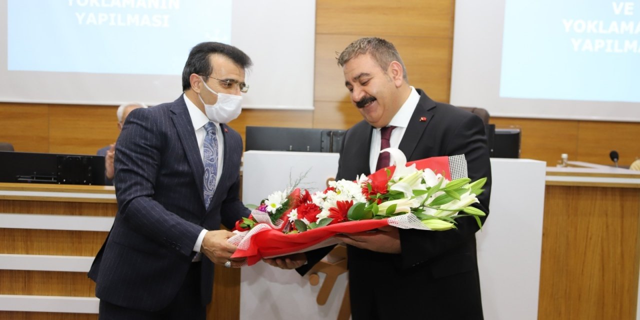 Başkan Sunar’a ’sürpriz Avukatlar Günü Kutlaması’