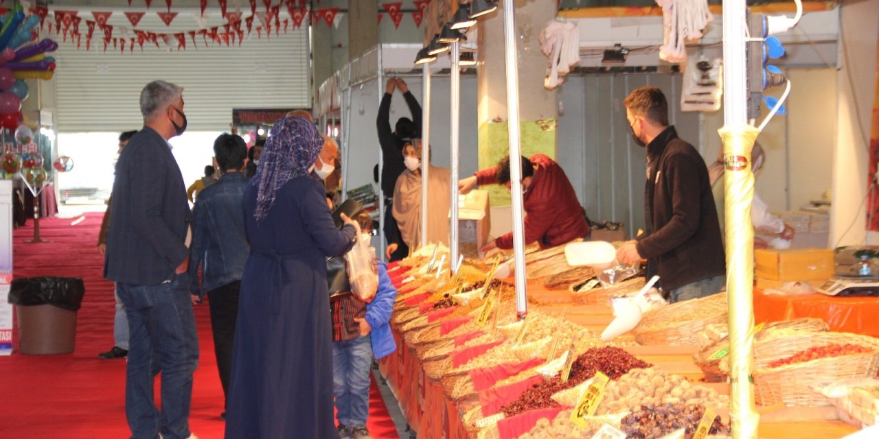 Yöresel Ürünler Fuarı Açıldı