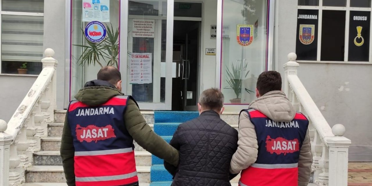 6 Yıl 3 Ay Cezası Bulunan Şahsı Jandarma Yakaladı