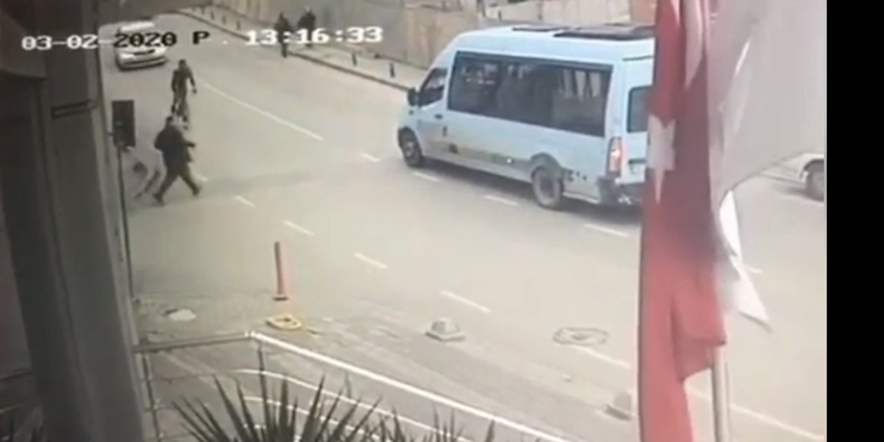 İ̇stanbul’da İlginç Kaza: Bisikletli İle Yaya Çarpıştı