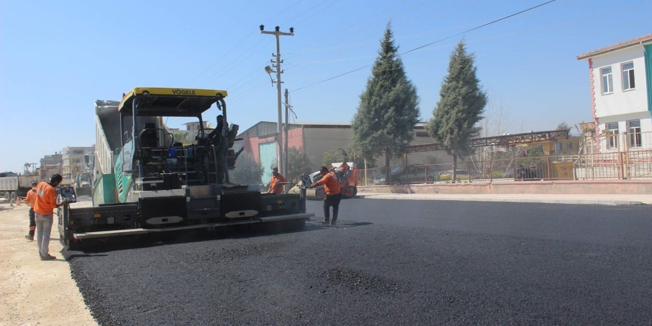 Büyükşehir Yol Çalışmalarını Sürdürüyor