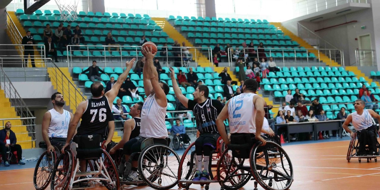 Engelli Basketçiler Sahaya İndi