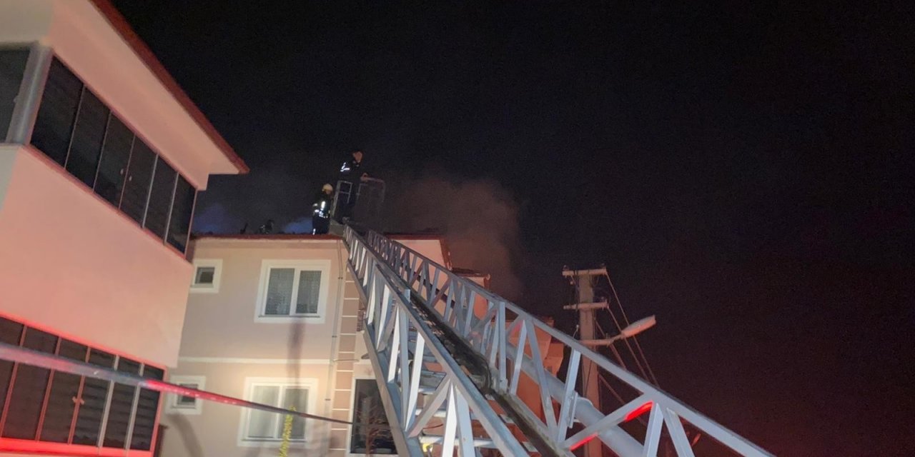 Dalaman’da Çatı Yangını Korkuttu