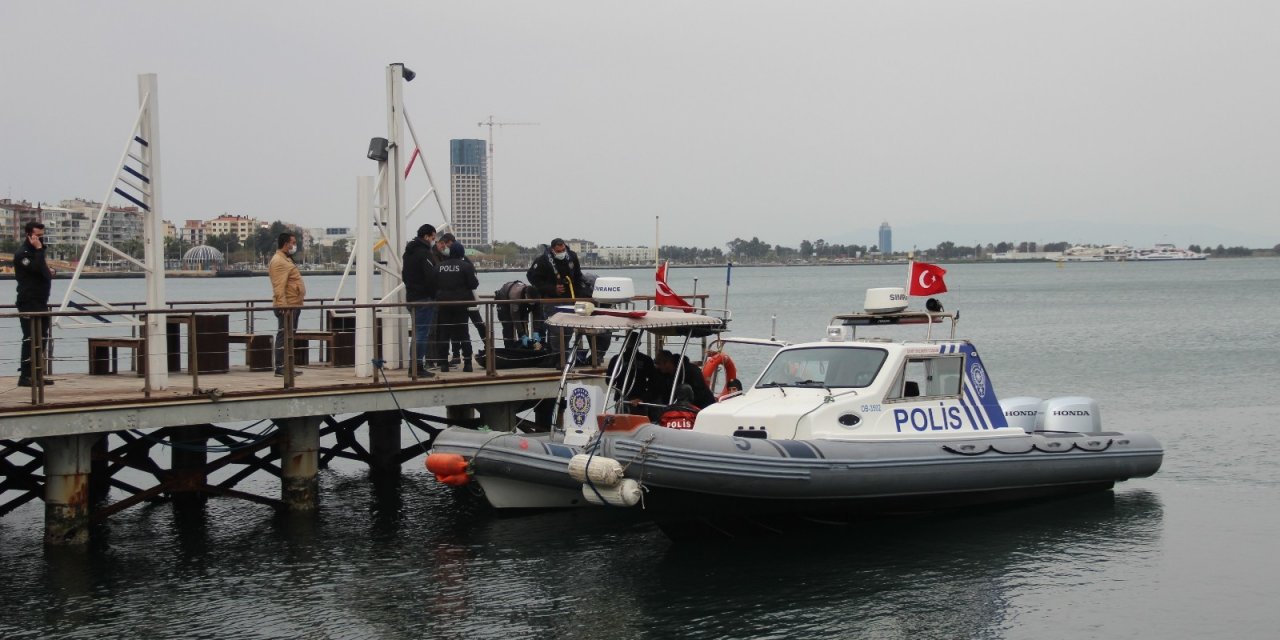 İ̇zmir’de Balıkçı Oltasına ’ceset’ Takıldı