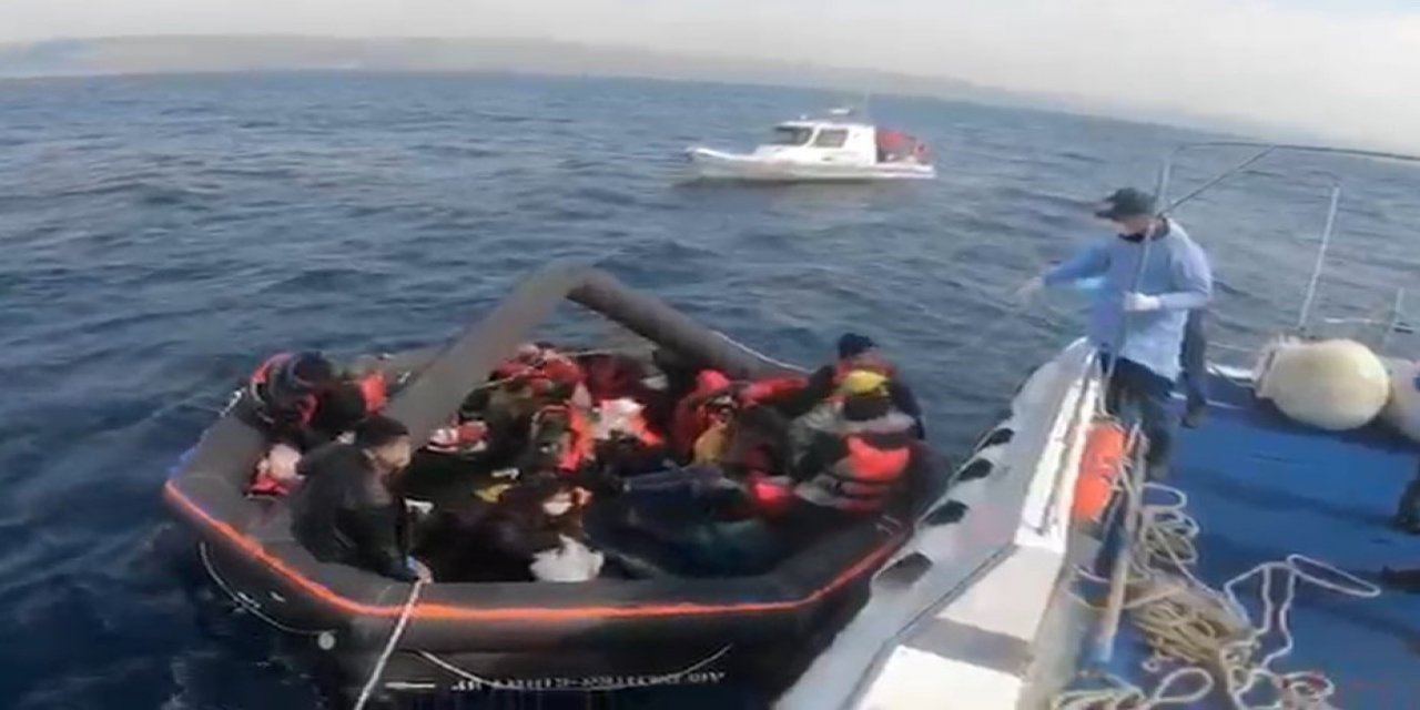 Çanakkale Açıklarında 27 Mülteci Kurtarıldı