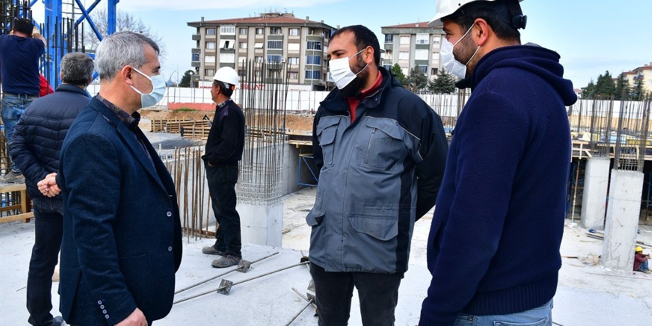 Yeşilyurt Belediyesi Yeni Hizmet Binası İnşaatı Hızla Yükseliyor