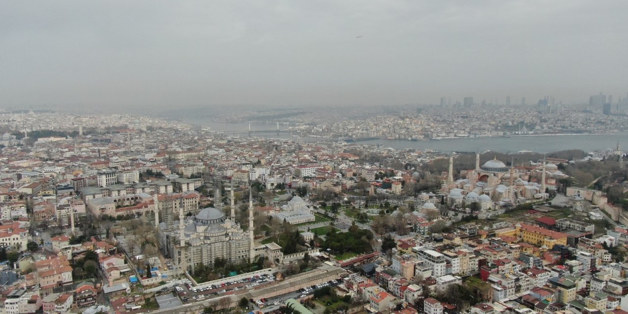 İ̇stanbul’da Sabah Saatlerinde Sis Etkili Oldu