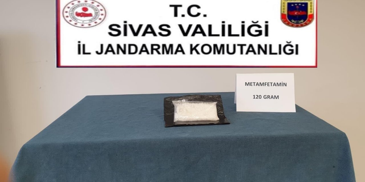 Jandarma Ekipleri, 120 Gram Meteamfetamin Ele Geçirdi