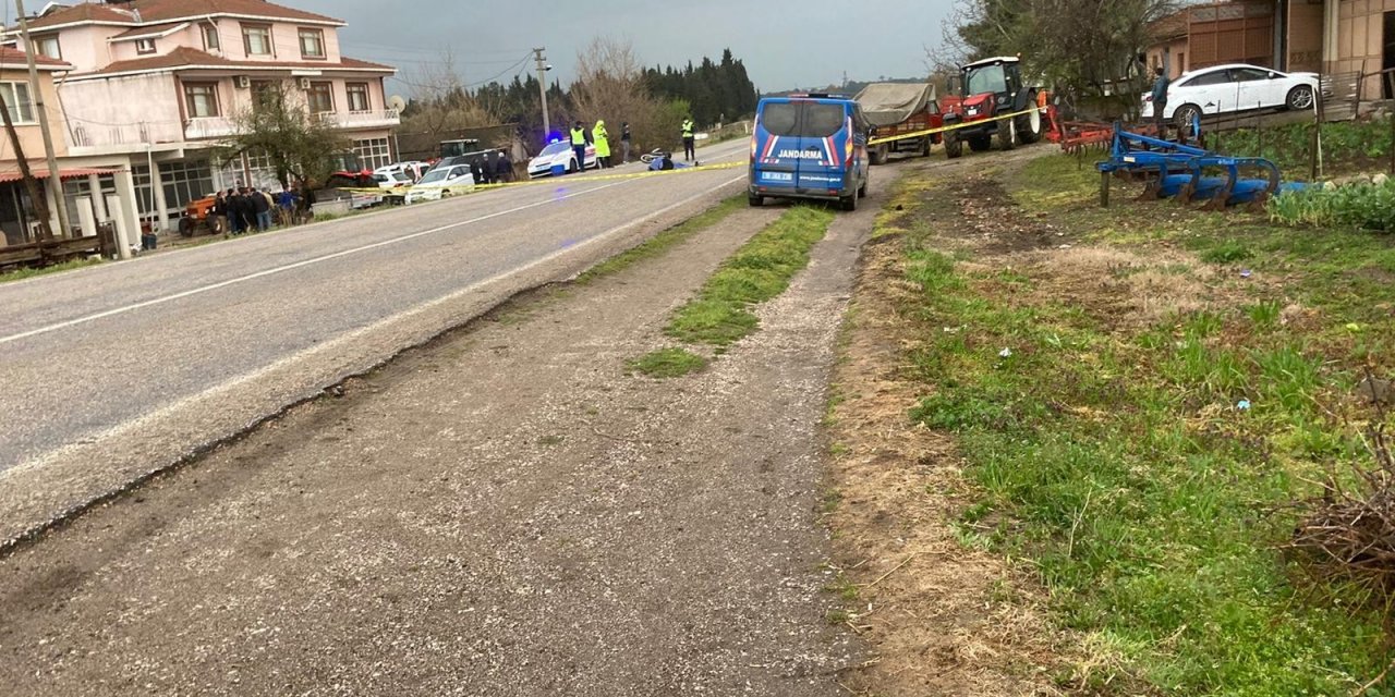Motosikletiyle Kamyonetin Altında Kalan Genç Kız Hayatını Kaybetti