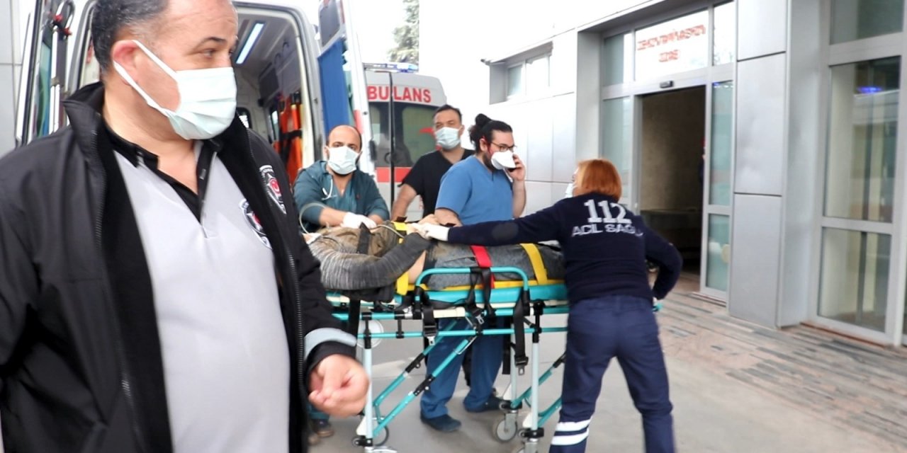 Çatıda Babasına Yardım Etmek İsterken Düşerek Ağır Yaralandı