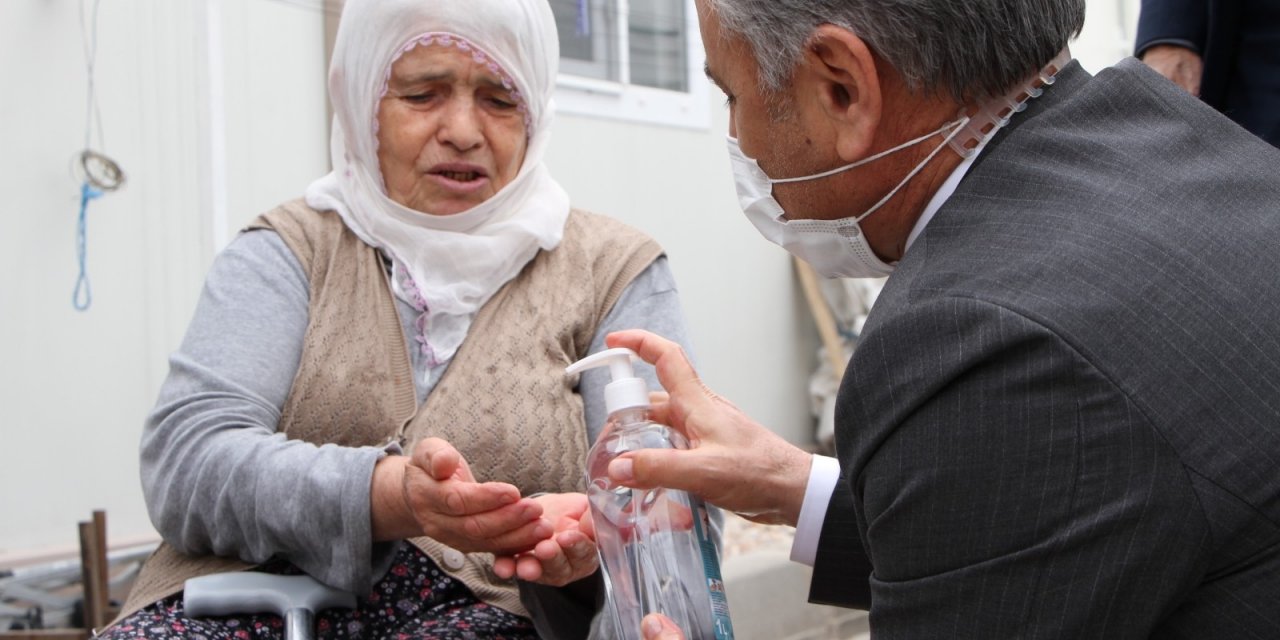 Liseliler Üretti, 65 Yaş Üstüne Ücretsiz Dağıtıldı