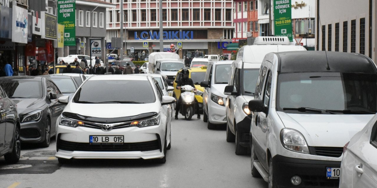 Trafiğin En Büyük Sorunu: Hatalı Parklar