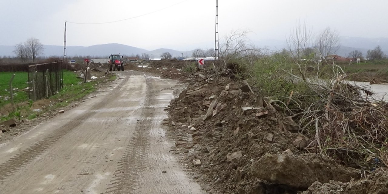 Hayvan Çiftliği Sular Altında Kaldı, Kuzular Kepçeyle Kurtarıldı