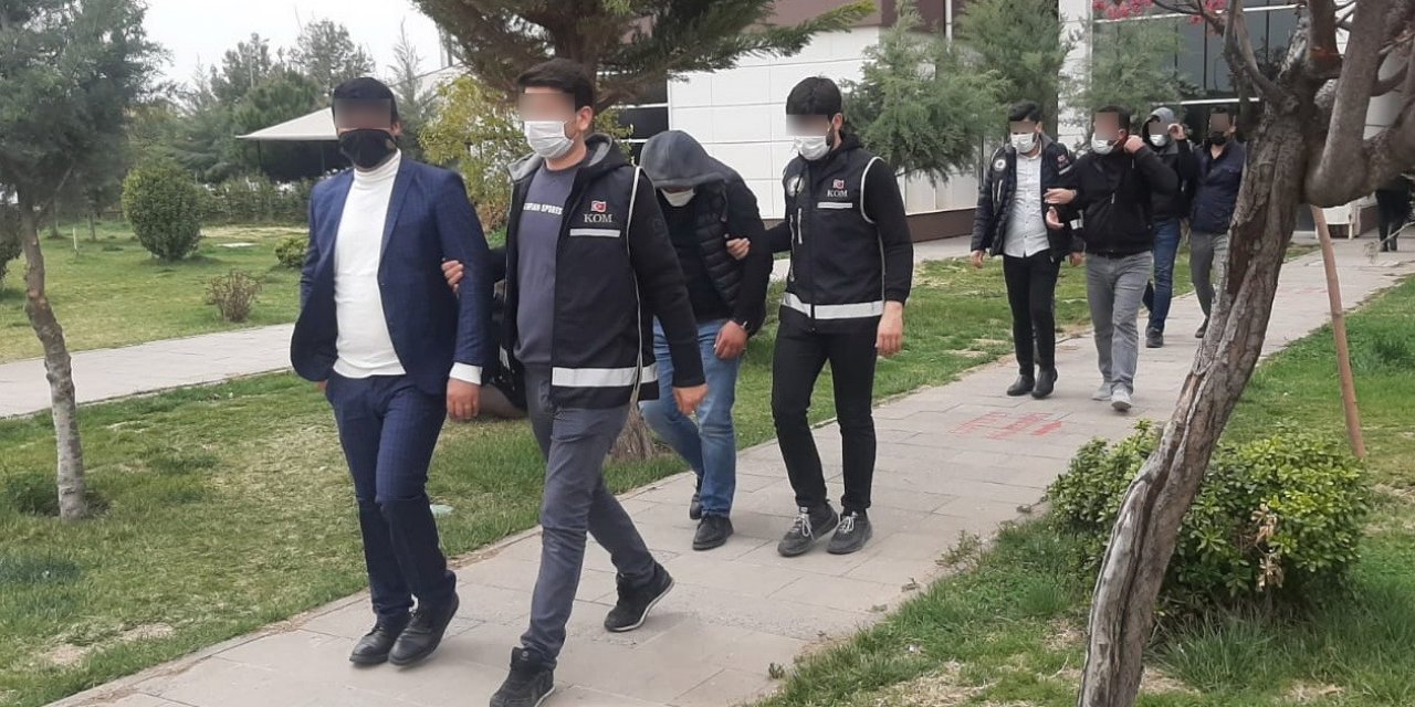 Tefeci Operasyonunda Yakalanan Şahıslar Sağlık Raporundan Geçirildi