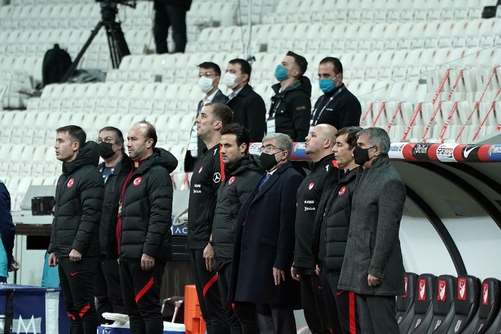 Şenol Güneş temastan kaçamadı!