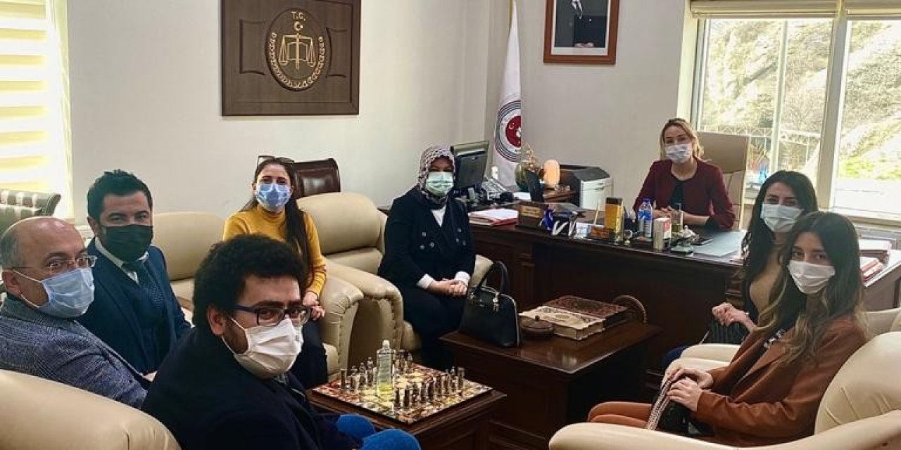 İ̇skilip Cumhuriyet Başsavcılığından Avukatlara Çiçek