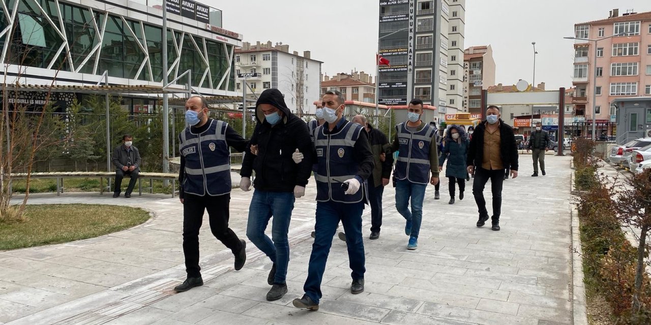 Niğde’de Fuhuş Operasyonu: 3’ü Yabancı Uyruklu 5 Gözaltı