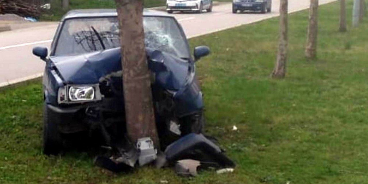 Samsun’da Otomobil Ağaca Çarptı: 1 Yaralı