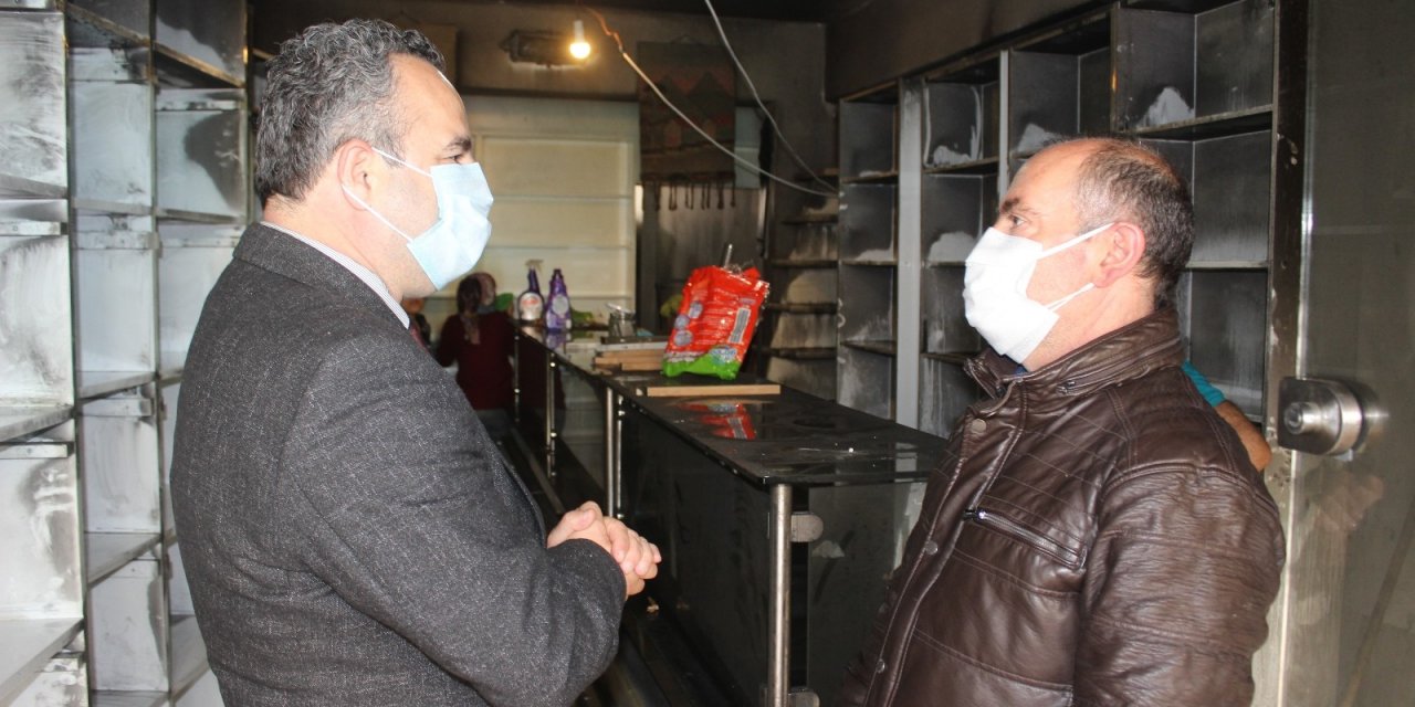 Dükkanı Yanan Esnafa Burhaniye Belediyesi Destek Oldu