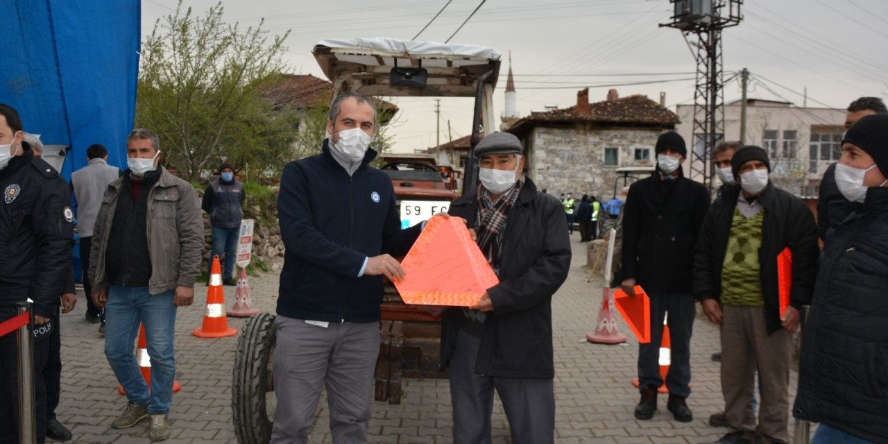 Traktörlere Önce Reflektör Sonra Muayene