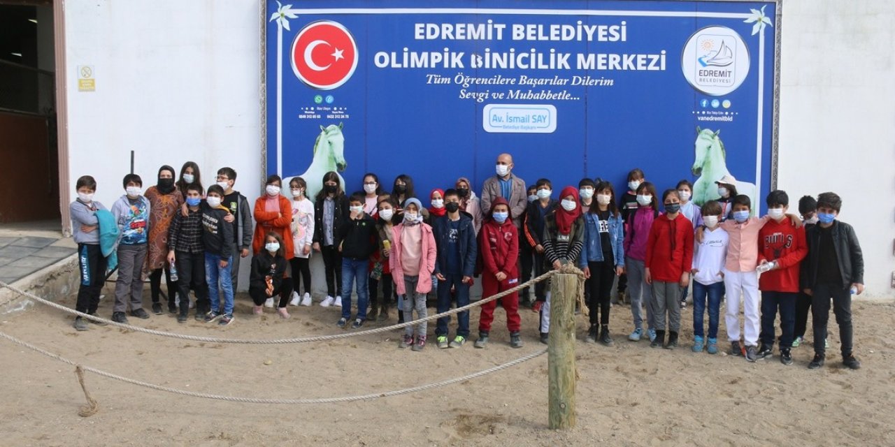 Sınıf Başkanı Oldu, Mektupla Sözünü Yerini Getirdi
