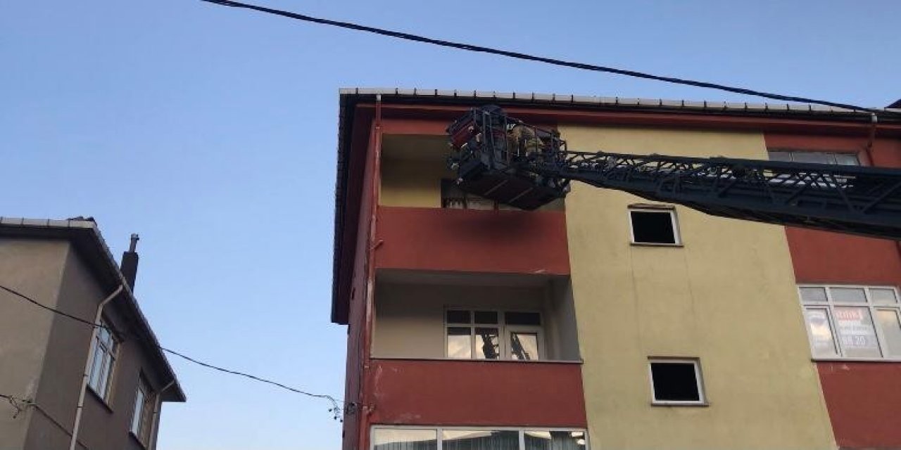 Pendik’te Yangın Paniği; Mahsur Kalan Yaşlı Kadın Kurtarıldı