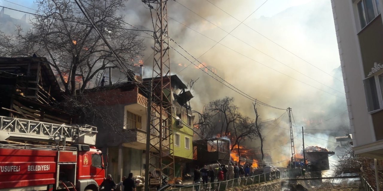 Artvin’de 15 Yılda 123 Köy Yangınında 268 Ev Yandı