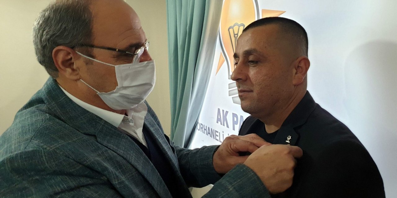 Chp İlçe Başkanı Ak Parti’ye Geçti