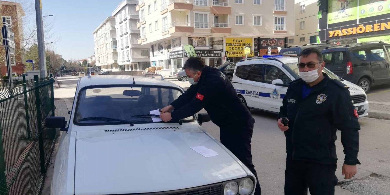 Kahramankazan’da Zabıtadan Kaldırımları İşgal Eden Araçlara Savaş