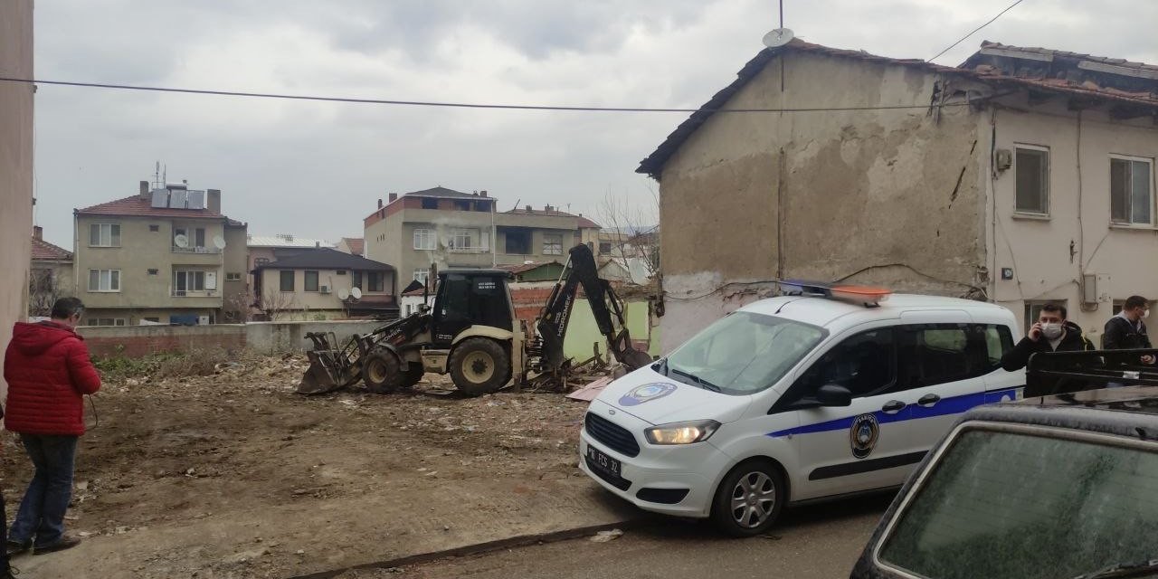 Bursa’da İzinsiz İnşaat Yıkımı Durduruldu