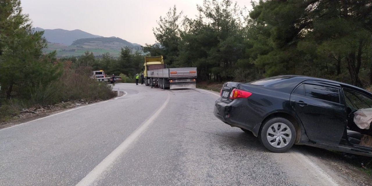 Osmaneli’nde Trafik Kazası, 3 Hafif Yaralı