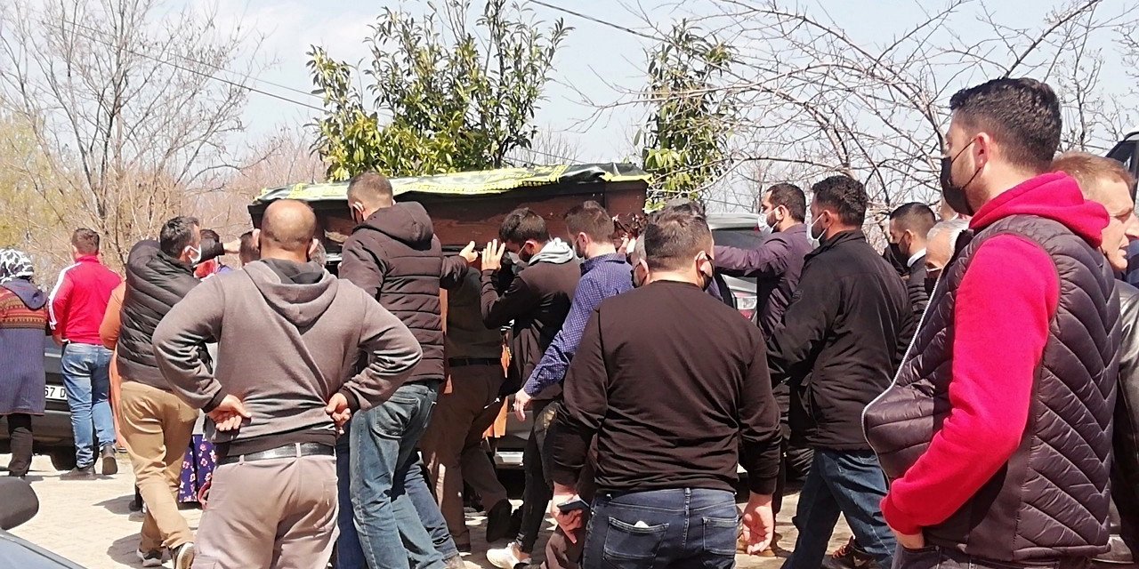 Göçükte Ölen Madenci Gözyaşlarıyla Toprağa Verildi