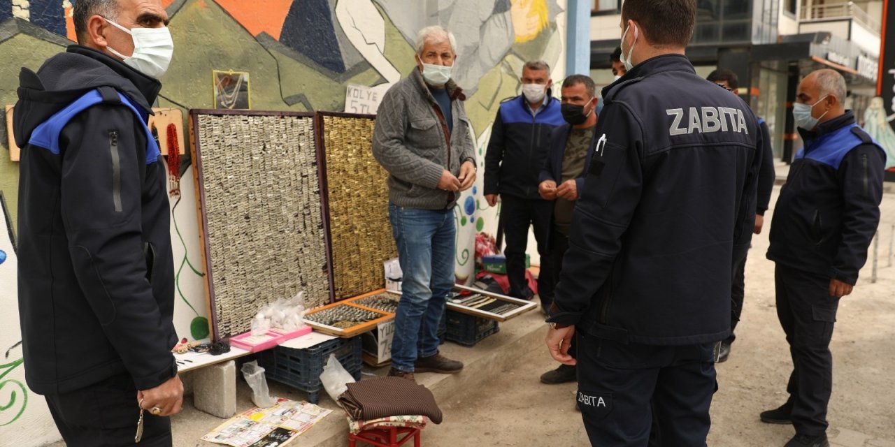 Diyarbakır’da Zabıta Ekipleri Kaldırım İşgallerine Son Veriyor