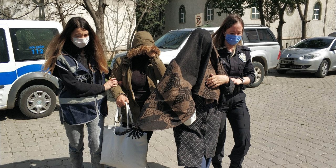 Kapısını Açıp Girdikleri Evde Ev Sahibine Yakalanan Hırsızlar Gözaltına Alındı