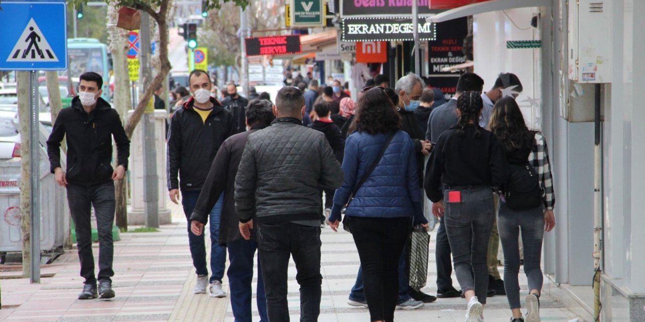 Manisalılar İ̇zmir’e, İ̇zmirliler Manisa’ya