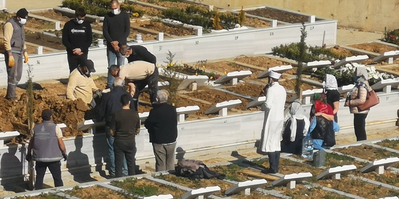 Avukatlık Bürosundaki Silahlı Saldırıda Ölen Kişi Toprağa Verildi