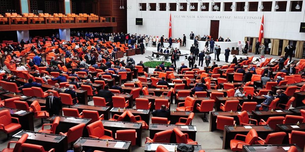 Son dakika.. Tepkilere neden olan kanun teklifi Meclisten geçti..